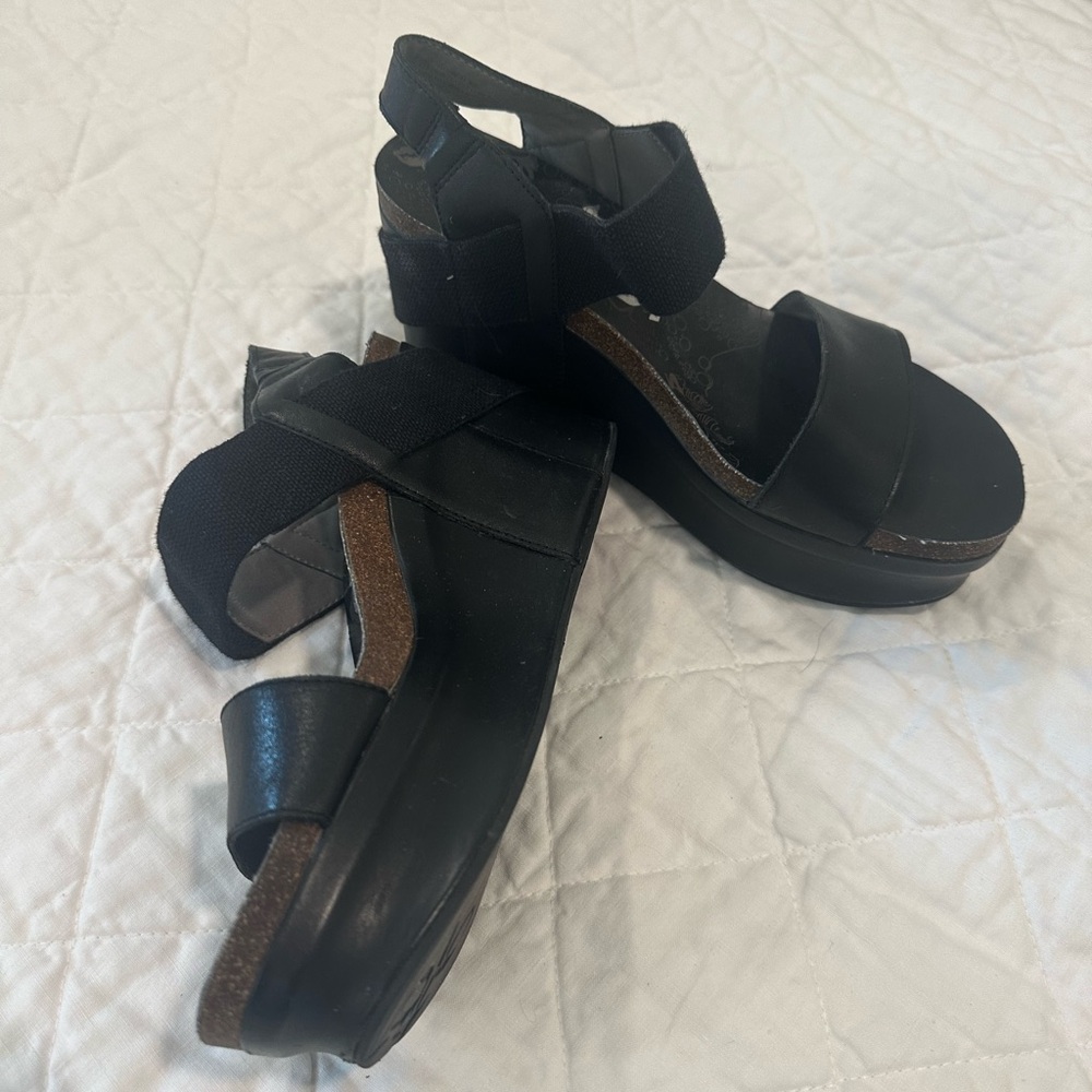 OTBT Black Platform Wedge Sandals with Wide Straps and Elastic Ankle - Picture 2 of 4